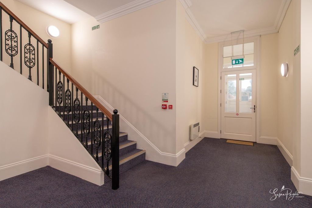 Additional image 20 of 2 bed flat for saleWhitecroft Park, Newport PO30