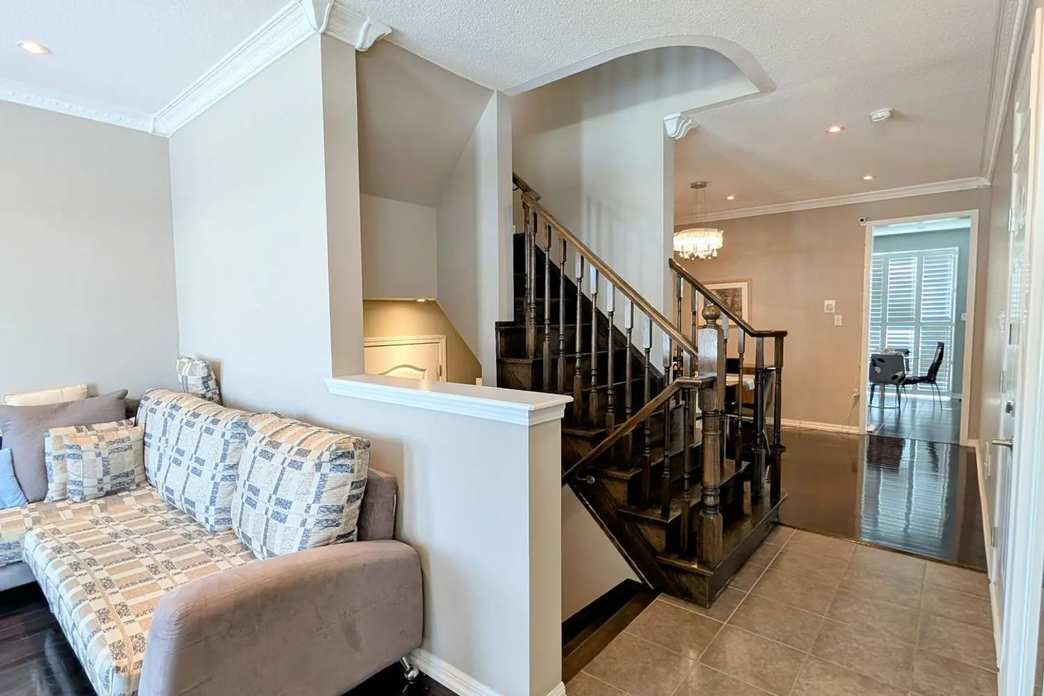 Additional image 3 of 105 James Parrott Avenue