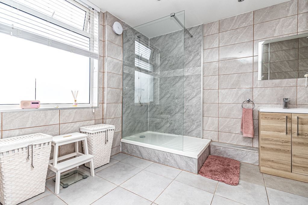 Additional image 20 of 4 bed town house for saleHester Road, Southsea PO4