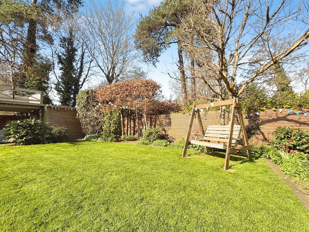 Additional image 23 of 5 bed detached house for saleColeridge Avenue, Yateley, Hampshire GU46