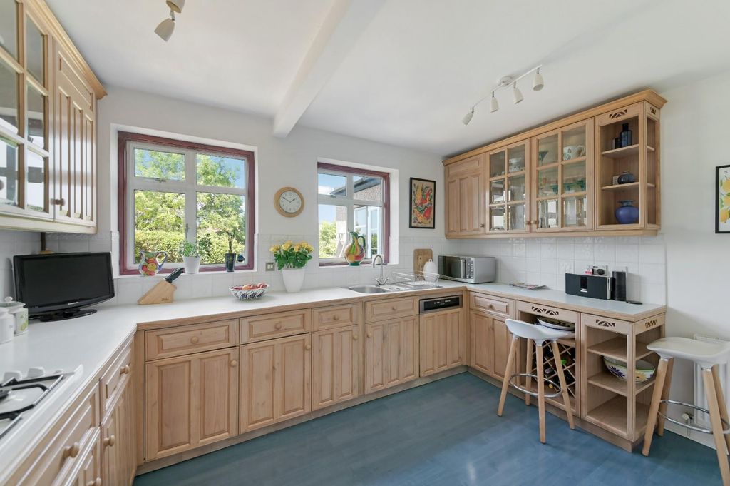 Additional image 8 of 4 bed semi-detached house for saleHighdown, Worcester Park KT4