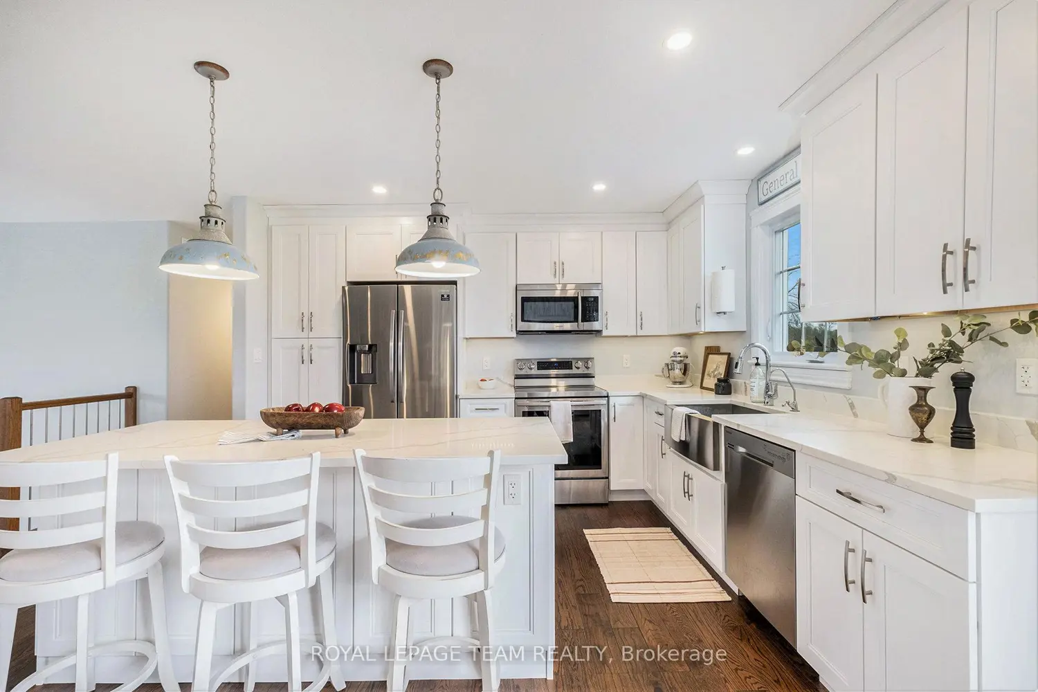 1503 Hyndman Road photo 5