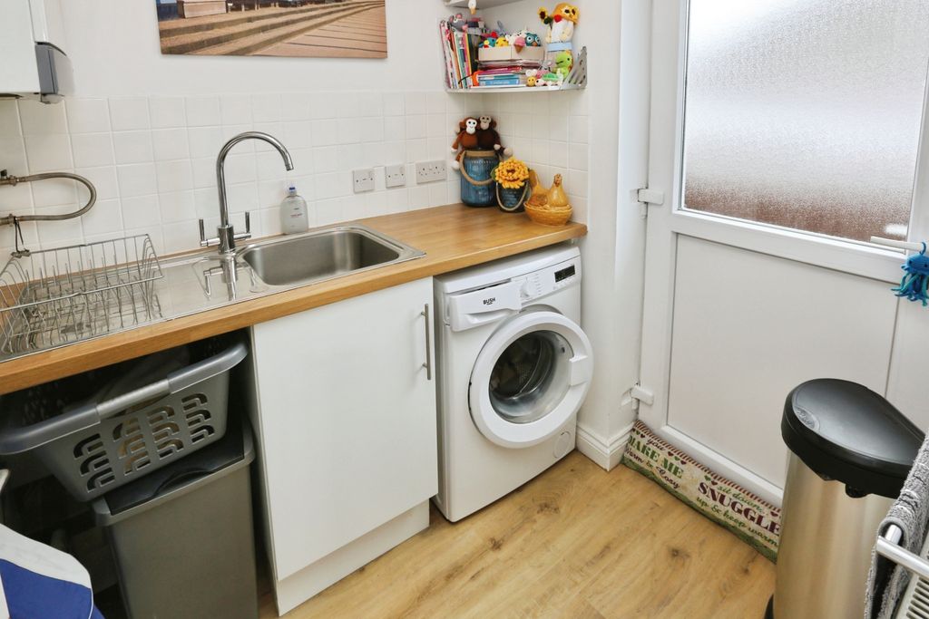 Additional image 4 of 3 bed detached bungalow for saleFirtree Way, Southampton SO19