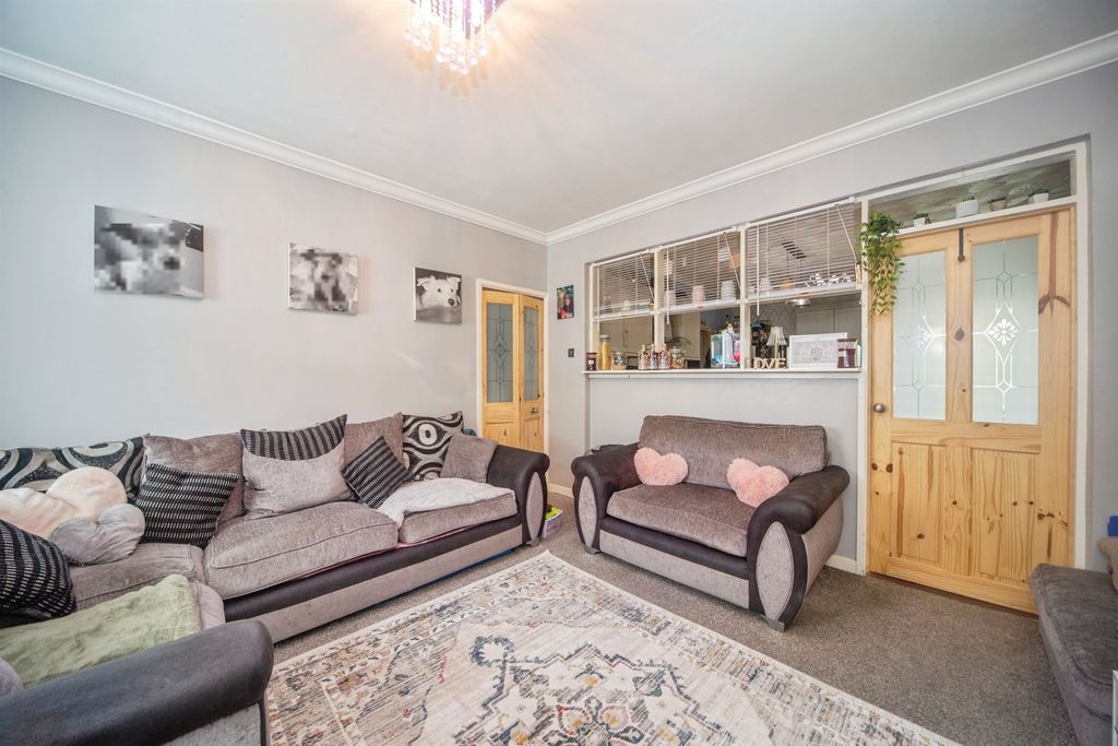 Additional image 3 of 2 bed flat for saleTwyford Avenue, Portsmouth PO2