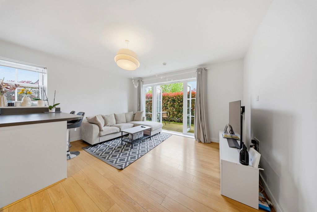 Additional image 2 of 2 bed flat for saleWestmount Close, Worcester Park KT4
