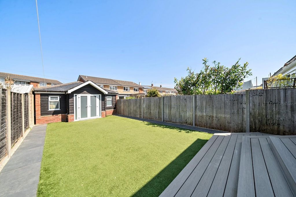 Additional image 9 of 3 bed property for saleLangstone Road, Portsmouth PO3