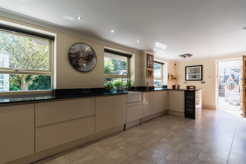 Additional image 3 of 4 bed detached house for saleWorksop Road, Thorpe Salvin, Worksop S80