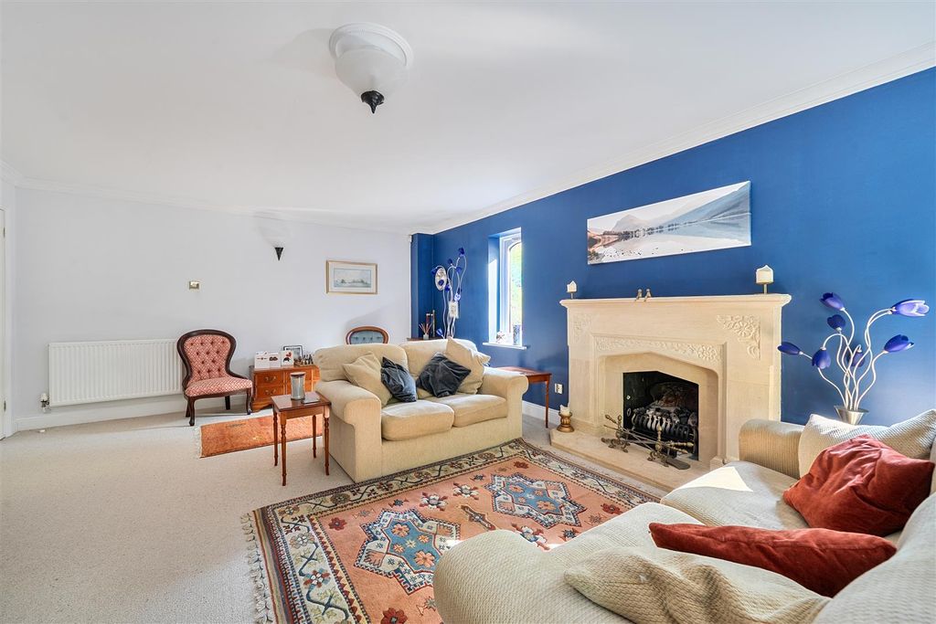 Additional image 3 of 5 bed detached house for saleWarren Lane, Finchampstead, Berkshire RG40