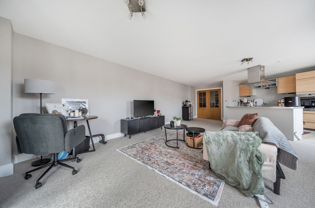 Additional image 4 of 2 bed flat for saleThe Canalside, Gunwharf Quays, Portsmouth, Hampshire PO1