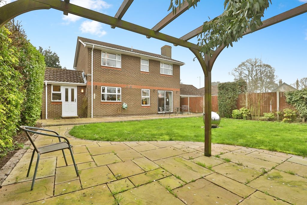 Additional image 2 of 4 bed detached house for saleBarnham Broom Road, Wymondham NR18