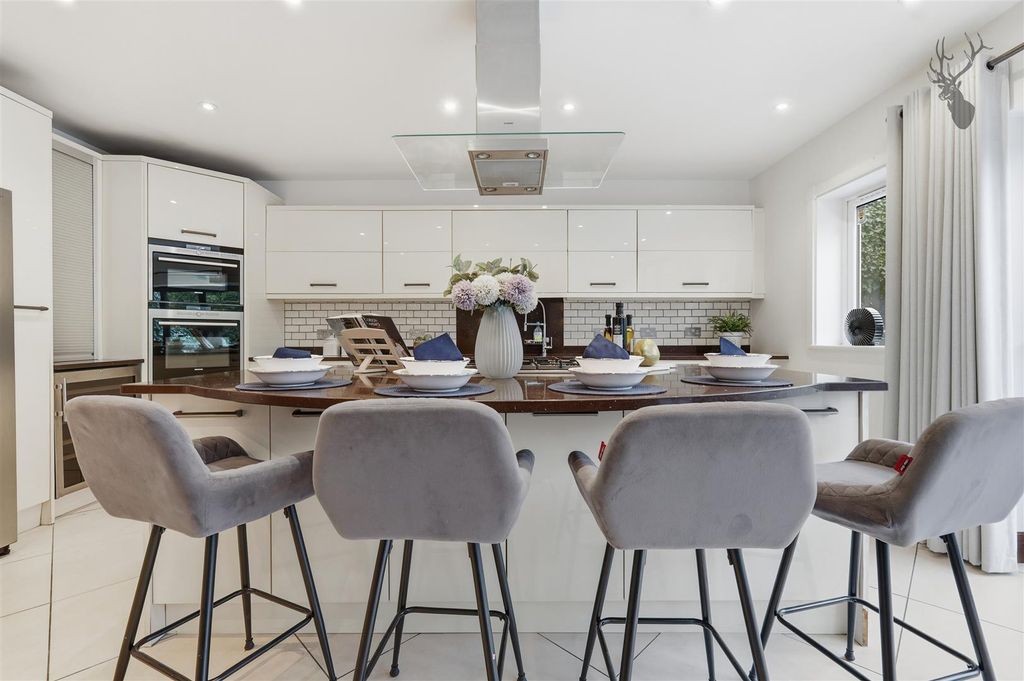 Additional image 8 of 4 bed detached house for saleThe Glade, Woodford Green IG8