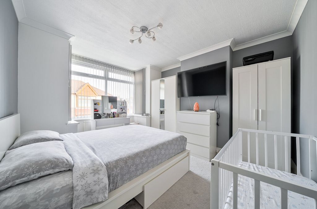 Additional image 5 of 3 bed semi-detached house for saleInhurst Road, Portsmouth, Hampshire PO2