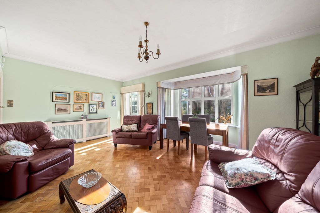 Additional image 2 of 3 bed detached house for saleKingsmead Avenue, Worcester Park KT4