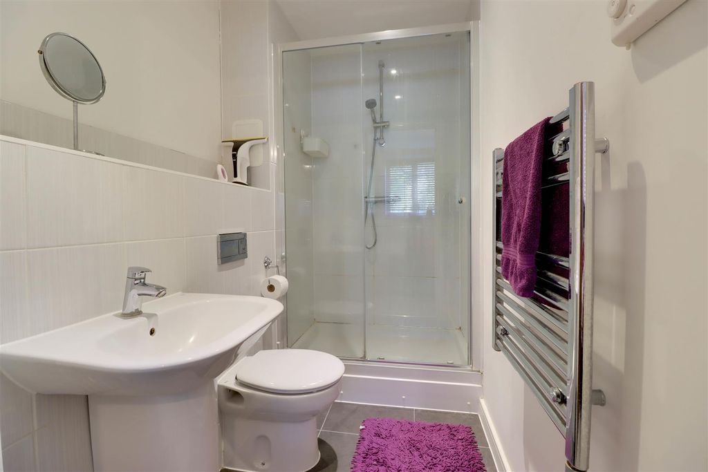 Additional image 7 of 2 bed flat for saleRamsden Court, Wickford SS12