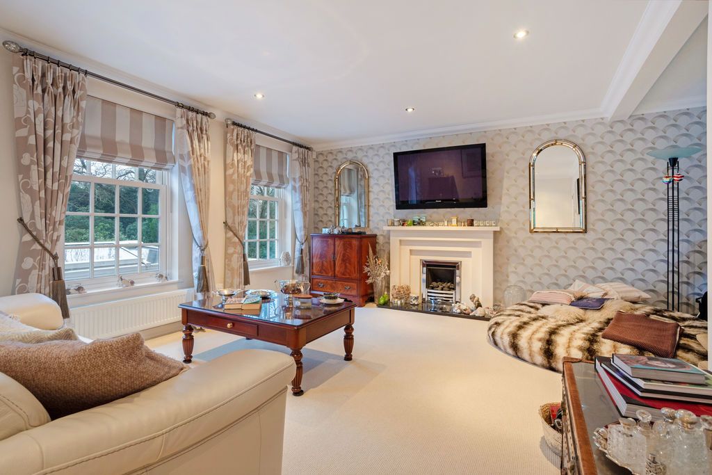 Additional image 10 of 3 bed terraced house for saleSnows Ride, Windlesham GU20