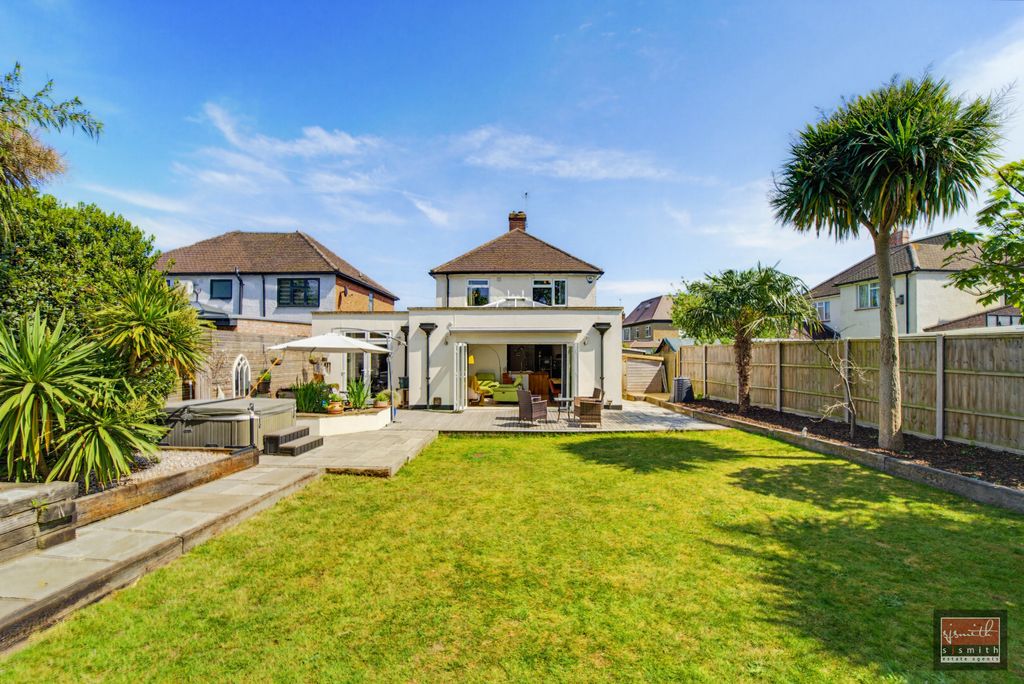 Additional image 17 of 4 bed detached house for saleFontmell Close, Ashford TW15