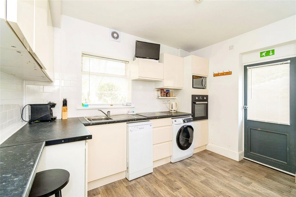 Additional image 2 of 3 bed semi-detached house for saleHill Lane, Southampton, Hampshire SO15