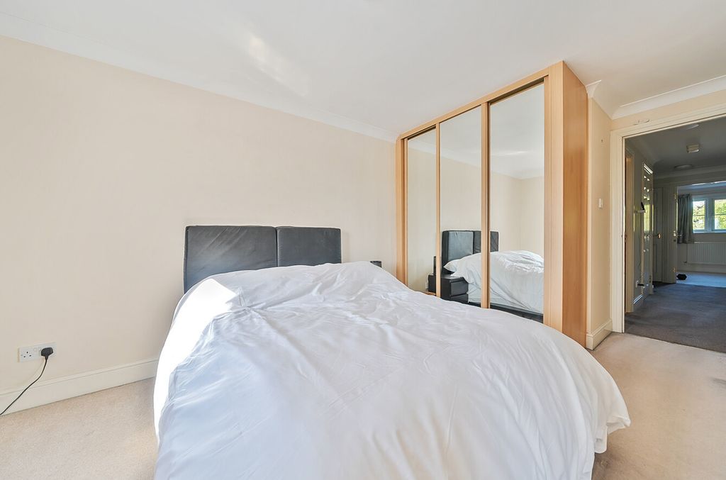 Additional image 5 of 2 bed flat for saleHorseshoe Bridge, St Denys, Southampton, Hampshire SO17