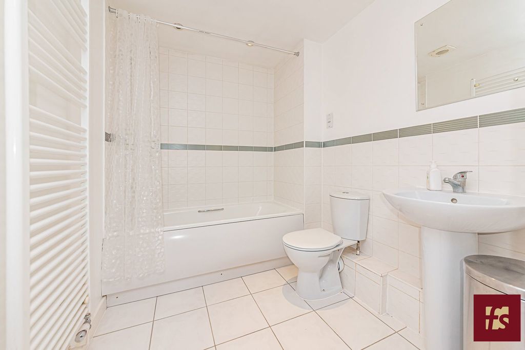 Additional image 9 of 2 bed flat for saleSt. Francis Close, Crowthorne, Berkshire RG45
