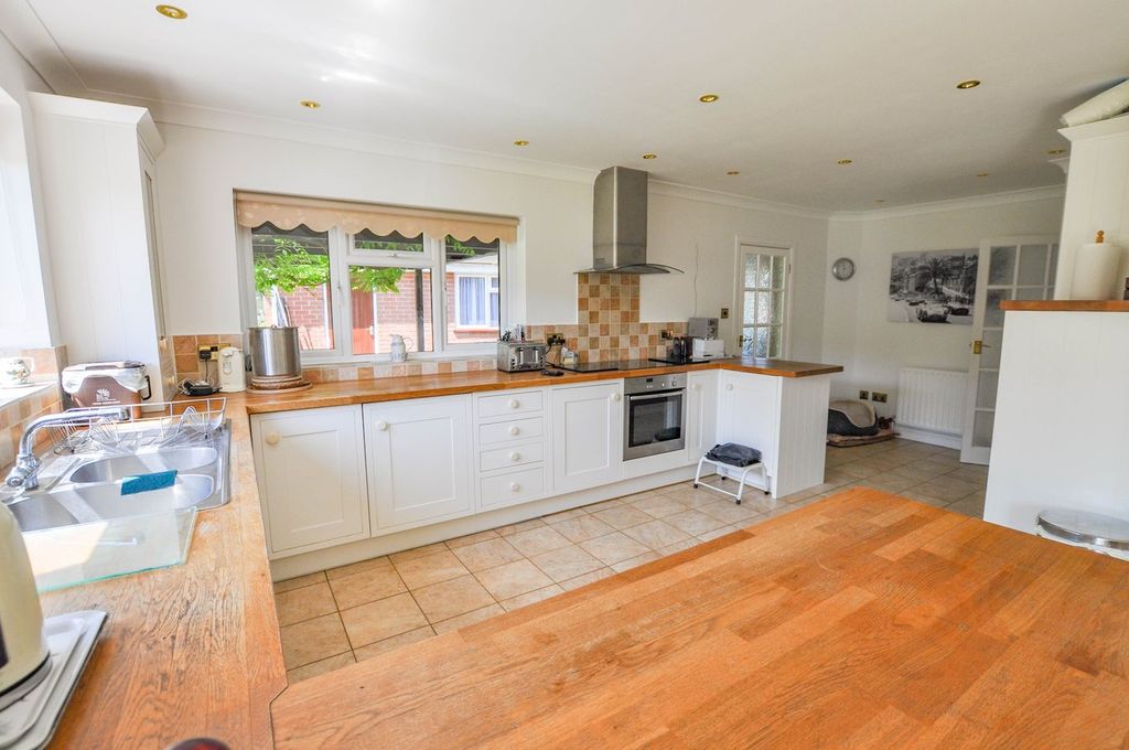 Additional image 8 of 3 bed detached house for saleLonnen Road, Wimborne BH21