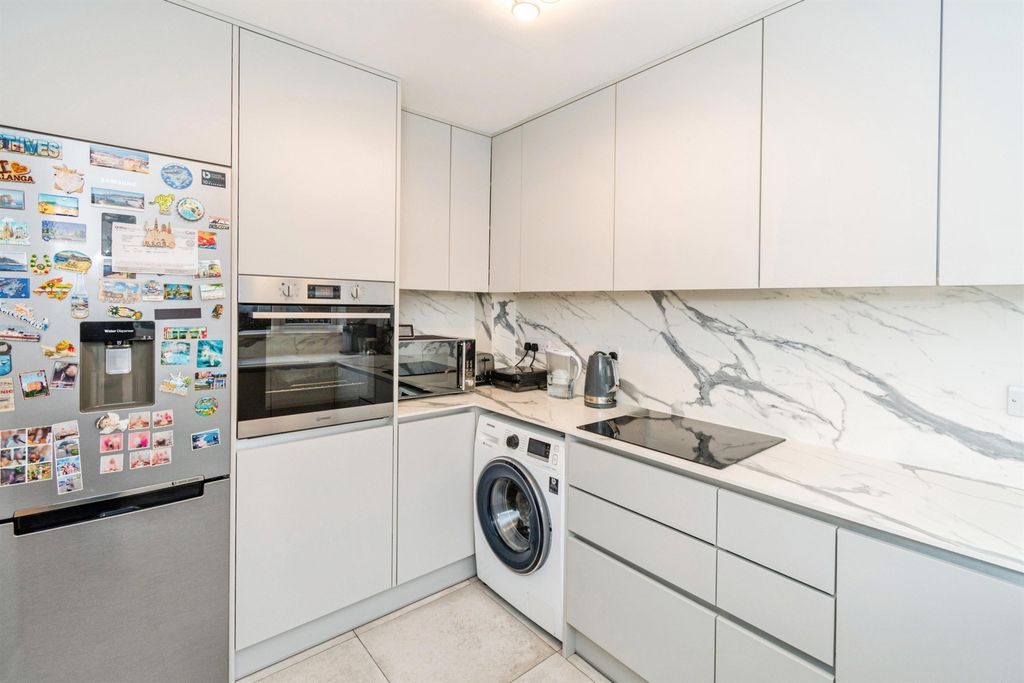 Additional image 7 of 4 bed terraced house for saleBrook Valley, Southampton SO16