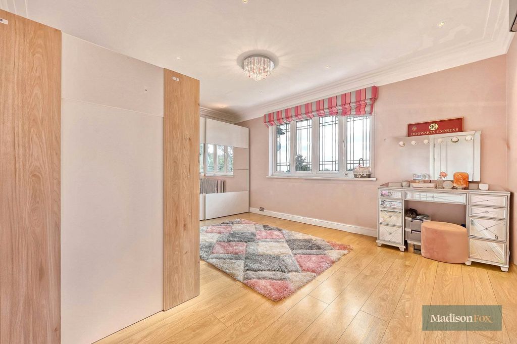 Additional image 32 of 5 bed detached house for saleThe Dell, Woodford Green IG8
