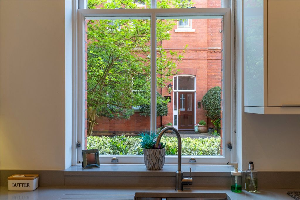 Additional image 12 of 2 bed flat for saleBrandesbury Square, Woodford Green IG8