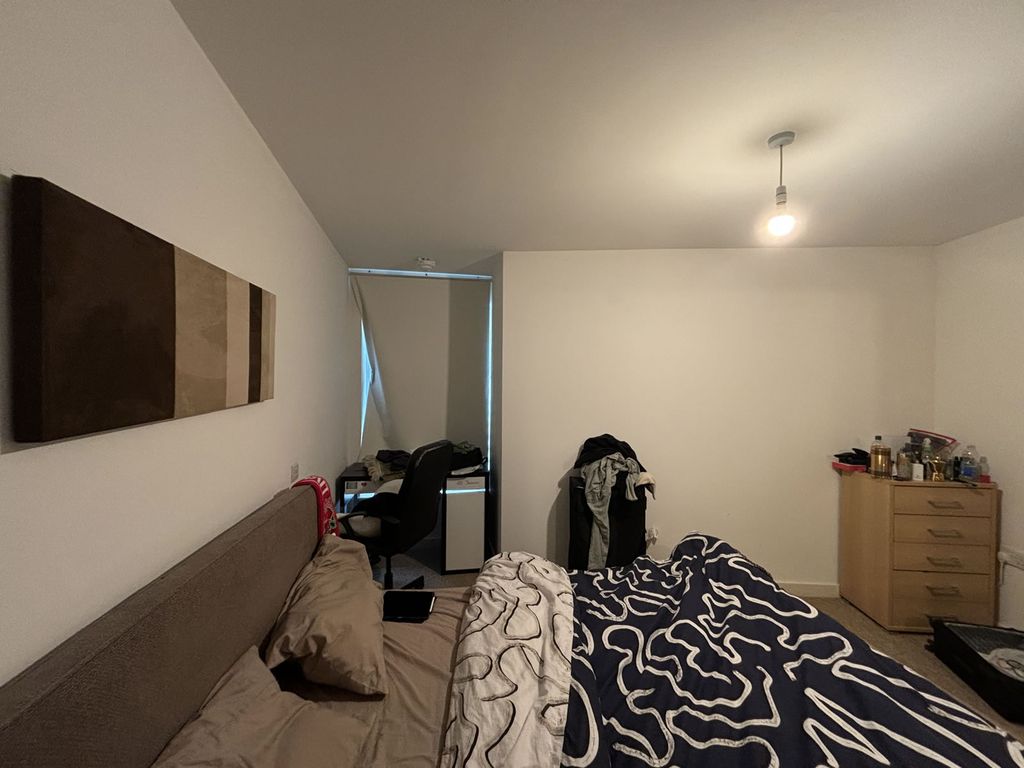 Additional image 8 of 2 bed flat for saleThe Crescent, Gunwharf Quays, Portsmouth PO1