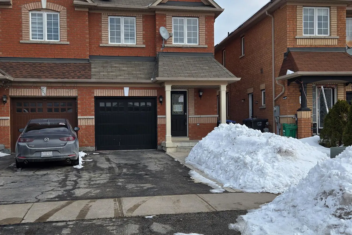 110 Crystalview Crescent