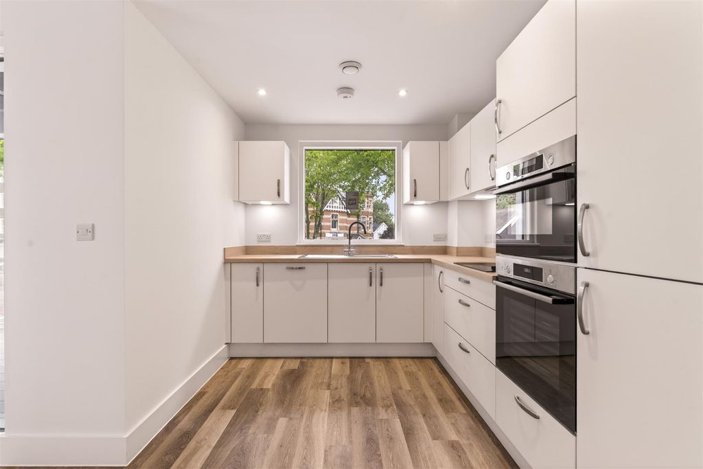 Additional image 6 of 2 bed flat for sale35 Lindfield Place, Worthing BN11