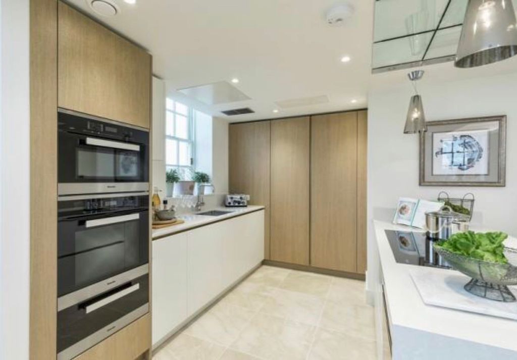 Additional image 4 of 3 bed flat for saleRichmond Hill, Richmond TW10