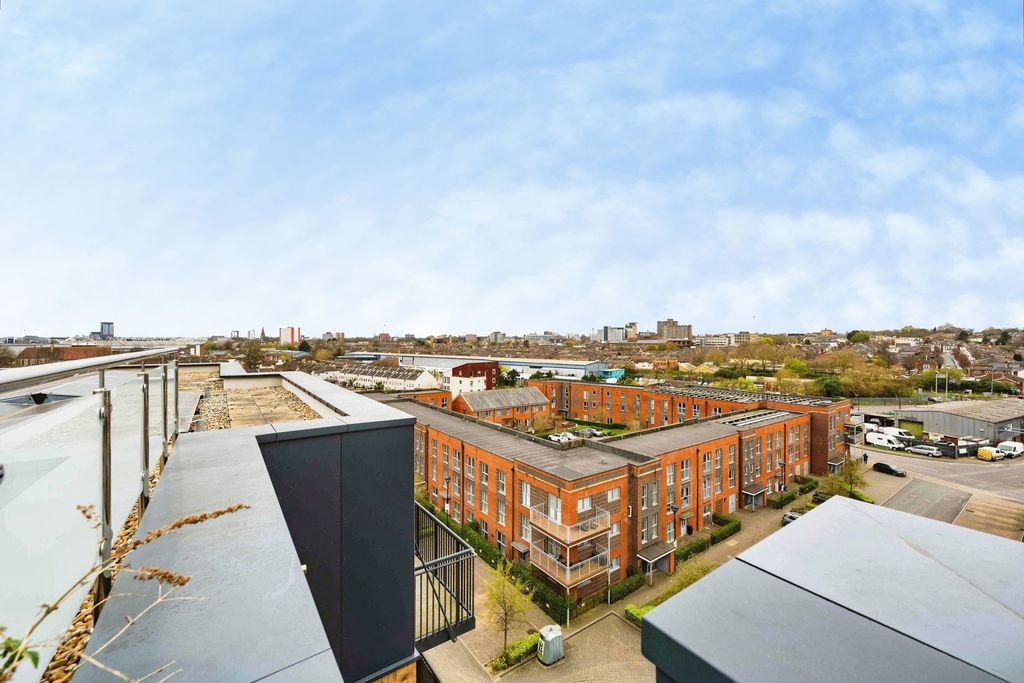 Additional image 16 of 3 bed flat for saleGranada House, Meridian Way, Southampton SO14