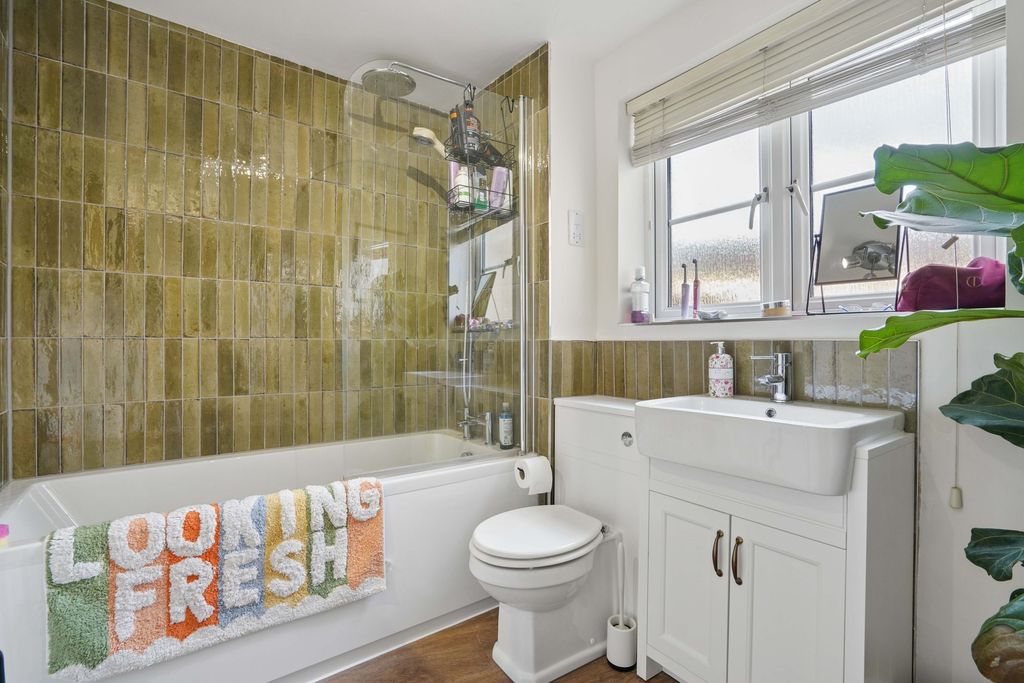 Additional image 7 of 2 bed flat for saleNew Bridge Street, Witney OX28