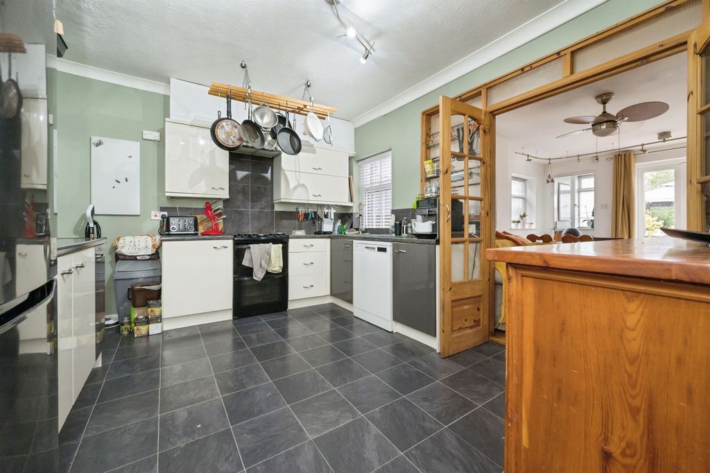 Additional image 8 of 3 bed terraced house for saleWeston Grove Road, Southampton SO19