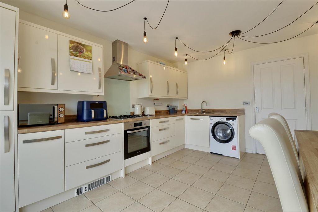 Additional image 2 of 4 bed town house for saleEast Shore Way, Portsmouth PO3