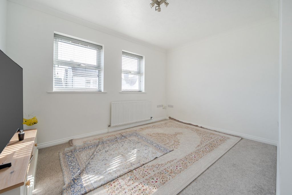 Additional image 2 of 1 bed flat for saleKingston Road, Portsmouth, Hampshire PO2