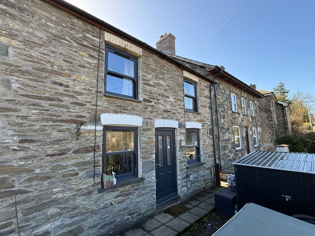 2 bed semi-detached house for saleTalybont SY24