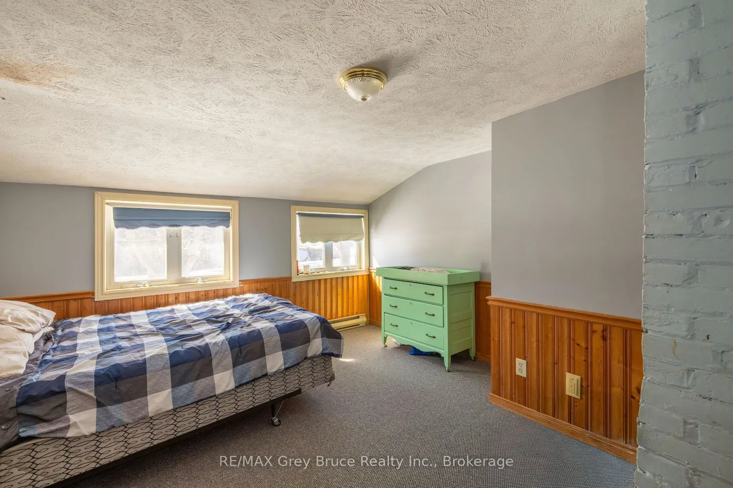 Additional image 11 of 303005 Grey 15 Road