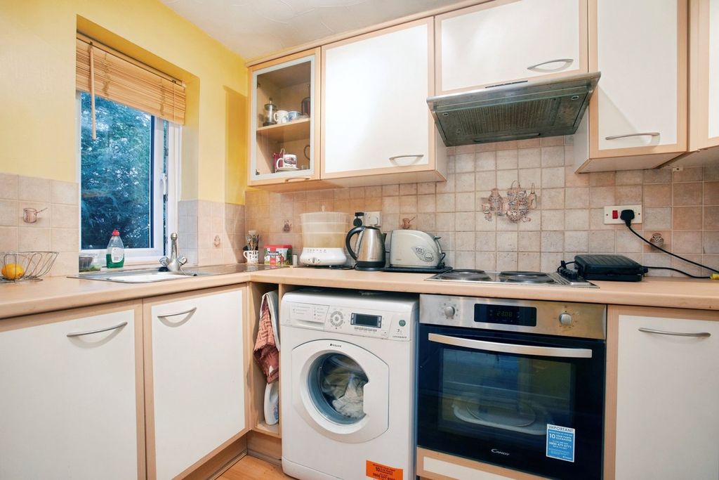 1 bed flat for saleDeacon Road, Southampton SO19 photo 5