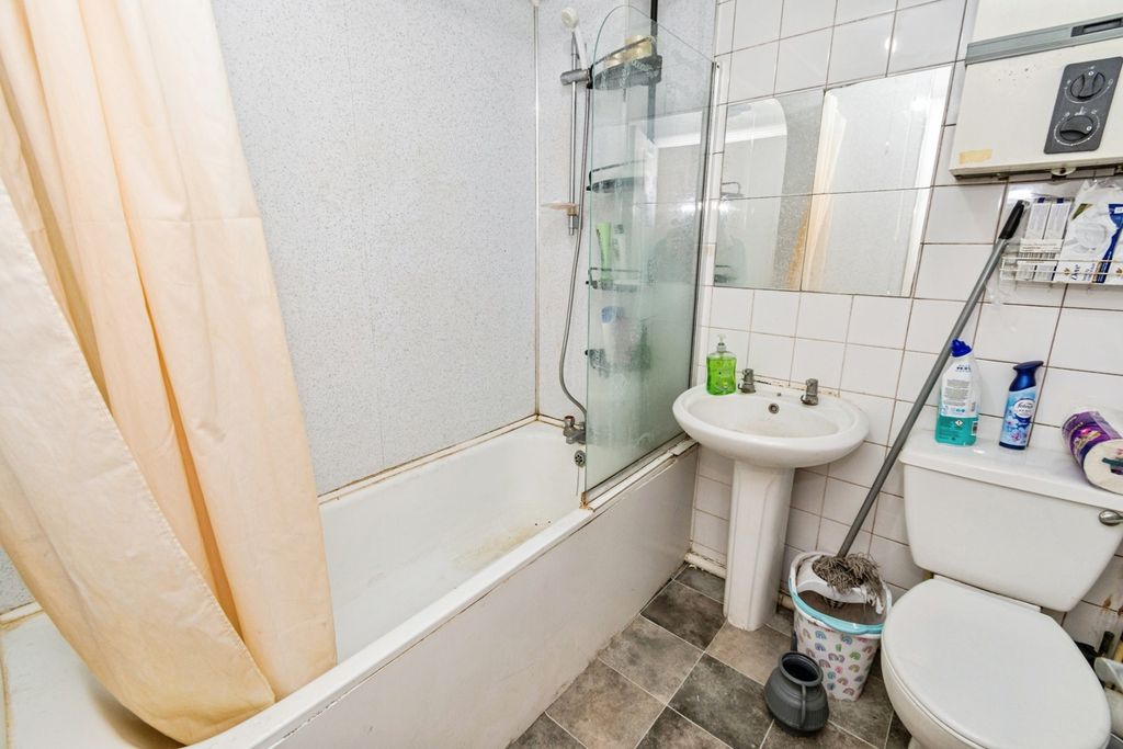 Additional image 6 of 5 bed detached house for saleHolt Road, Southampton, Hampshire SO15