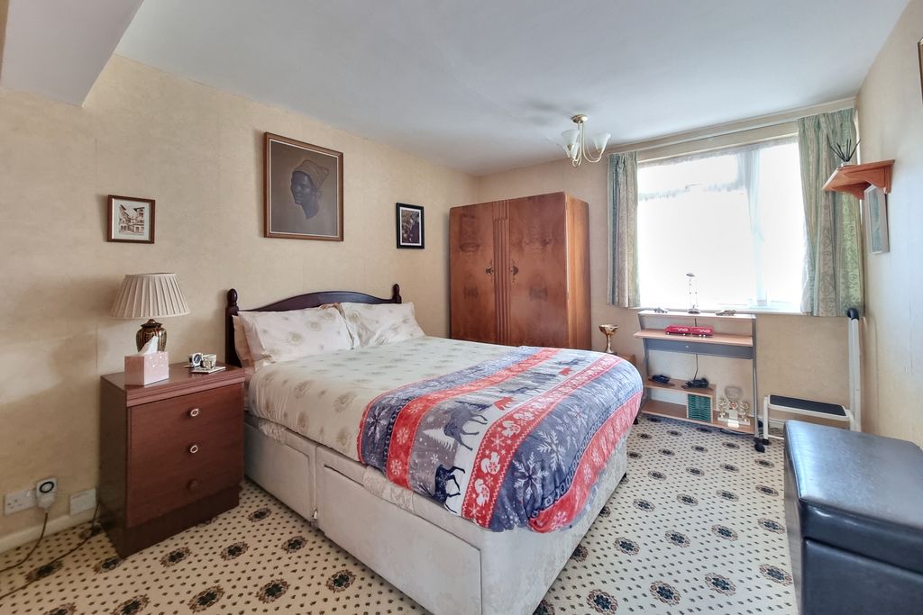 Additional image 11 of 3 bed flat for saleOld Portsmouth, Hampshire PO1