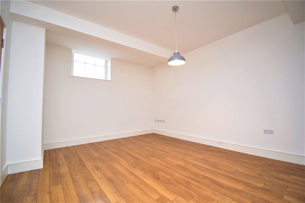 1 bed flat for saleMaldon Road, Witham CM8 photo 5