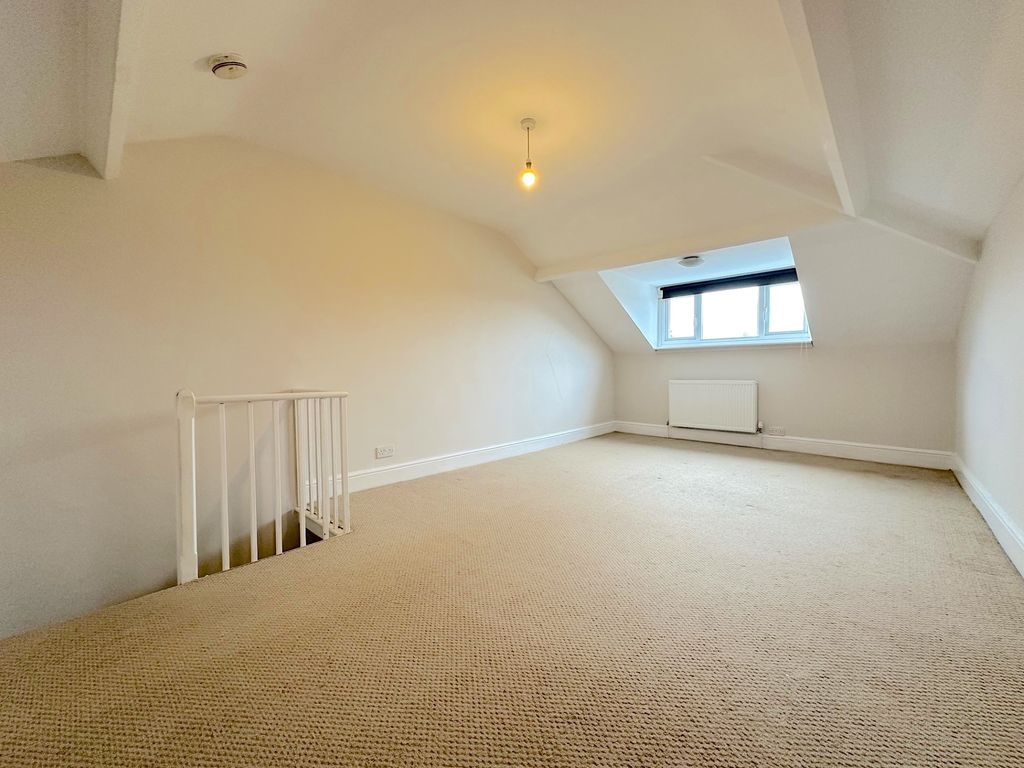 Additional image 10 of 2 bed flat for saleTettenhall Road, Tettenhall, Wolverhampton WV6