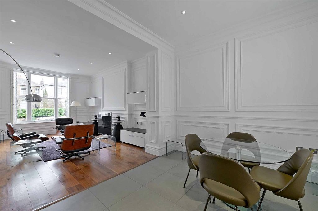 Additional image 4 of 3 bed flat for saleThe Residence, 26 Trinity Place, Windsor, Berkshire SL4