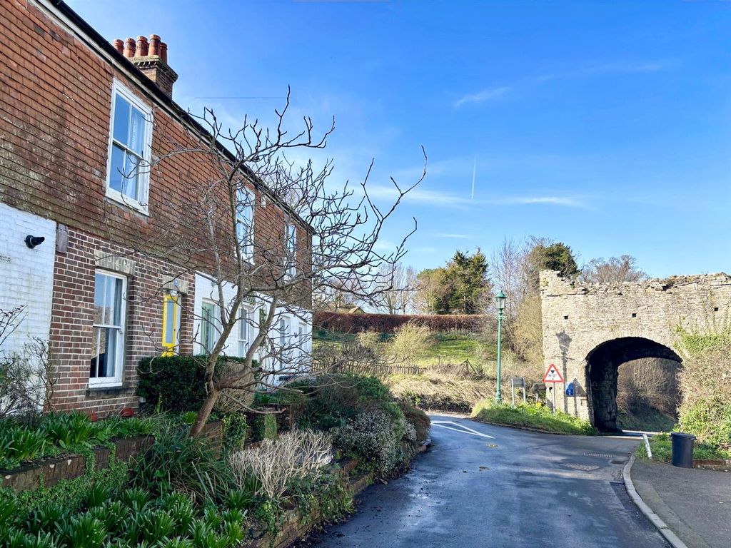 2 bed terraced house for saleNorth Street, Winchelsea TN36
