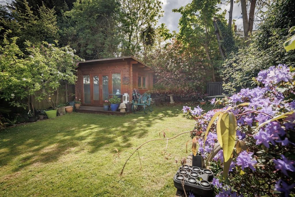 Additional image 27 of 5 bed semi-detached house for saleQueens Avenue, Woodford Green IG8