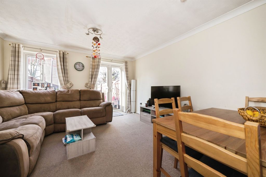 Additional image 2 of 2 bed terraced house for saleKern Close, Southampton SO16