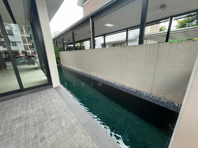 CHEAP!! 靠近地铁站！摩登排屋 Near MRT Modern Novena 3 stry Terrace House with pool