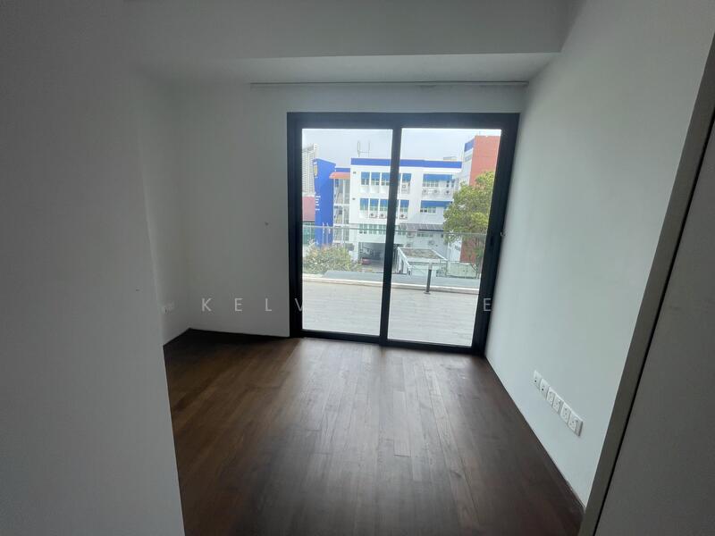 Additional image 13 of CHEAP!! 靠近地铁站！摩登排屋 Near MRT Modern Novena 3 stry Terrace House with pool