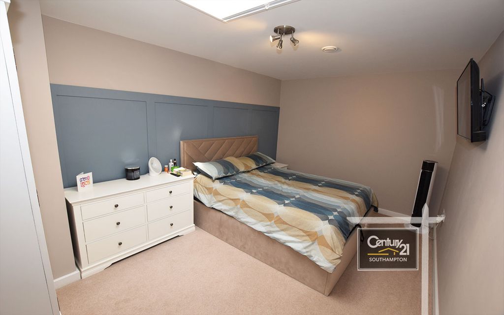 Additional image 6 of 2 bed flat for sale|Ref: L821555|, Saxon Gate, Back Of The Walls, Southampton SO14